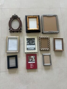 A Bundle of Various Size Picture Frames 5x7 8x10 4x6 4.5x3  Excellent Condition